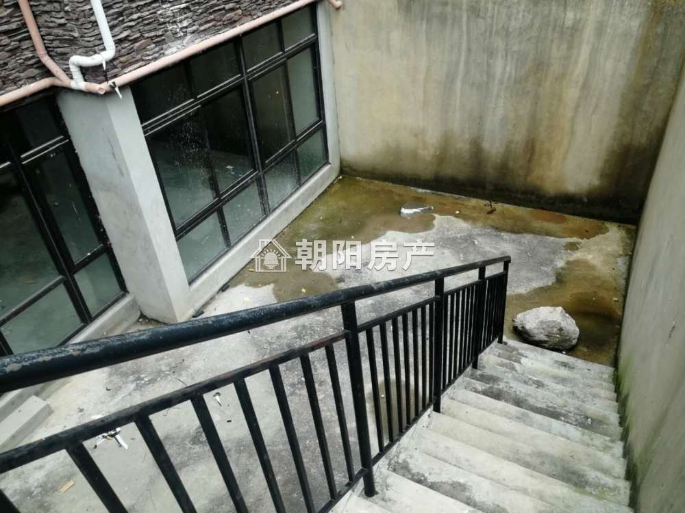 泉山湖龙湾 179平 南向四室叠墅 满两年 学区房免税