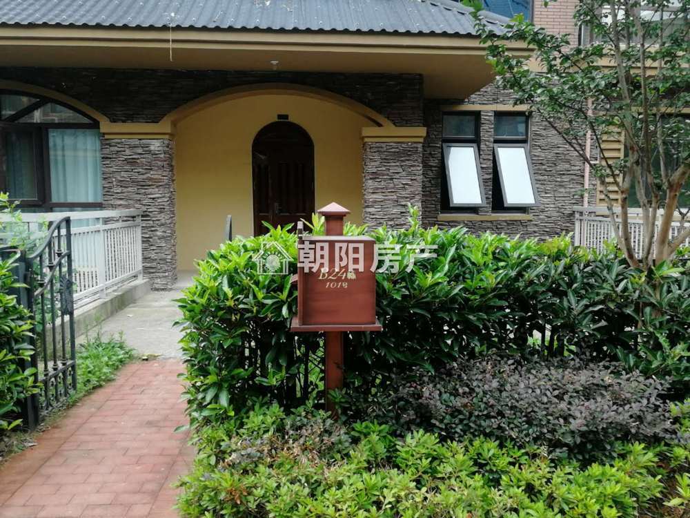 泉山湖龙湾 179平 南向四室叠墅 满两年 学区房免税