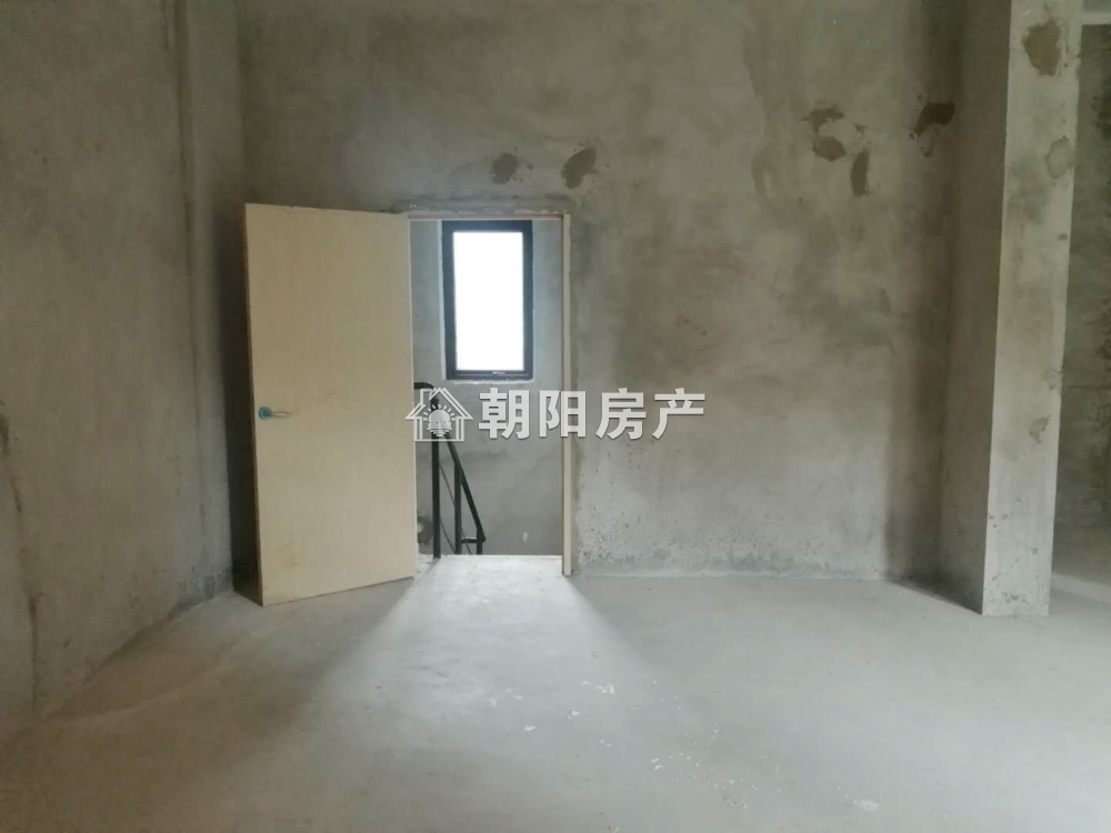 泉山湖龙湾 179平 南向四室叠墅 满两年 学区房免税