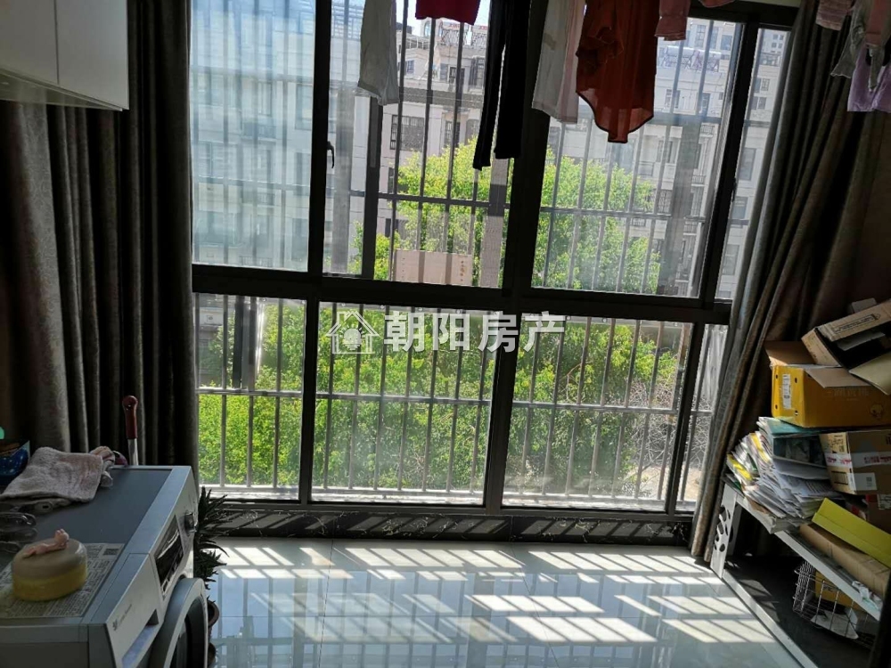 金地月伴湾 111平 南向精装三室 满两年 交通便利