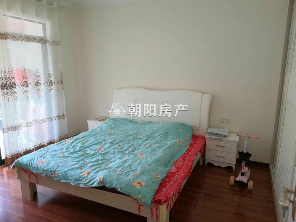 金地月伴湾 111平 南向精装三室 满两年 交通便利