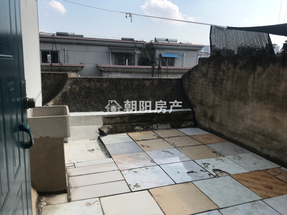 和顺园 118平 南向三室 满两年 2108元/平