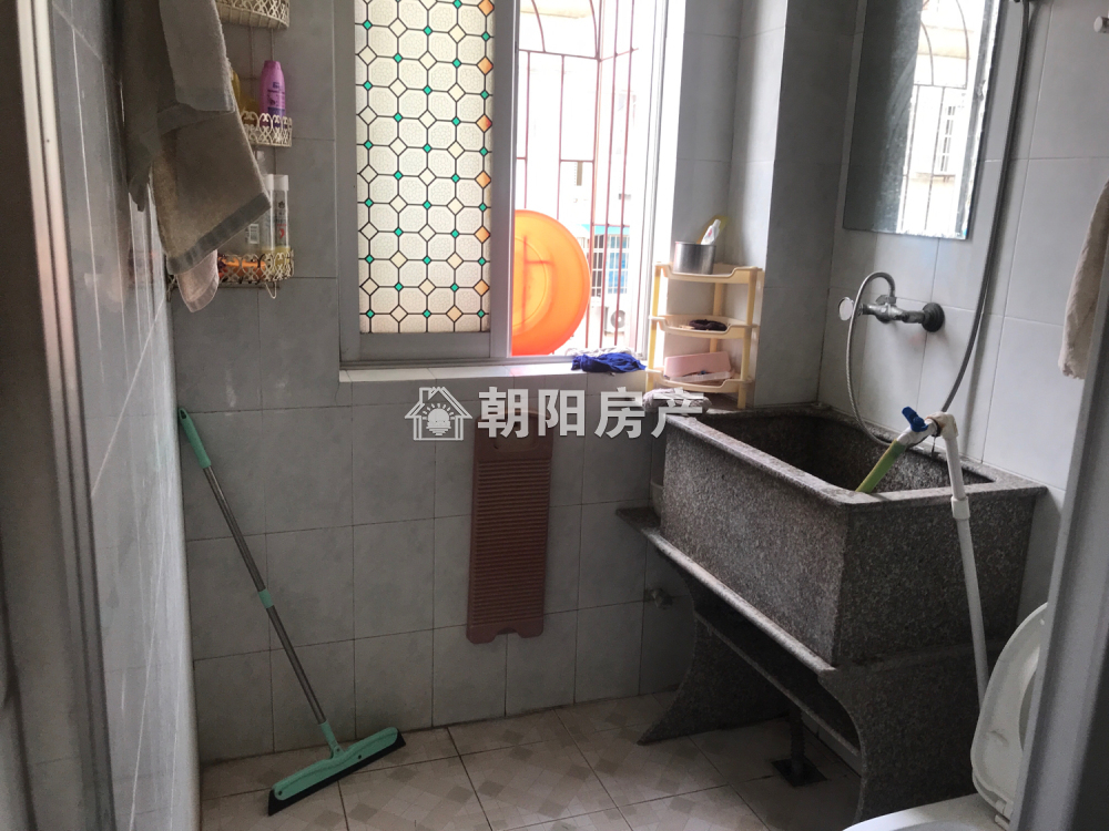 和顺园 118平 南向三室 满两年 2108元/平