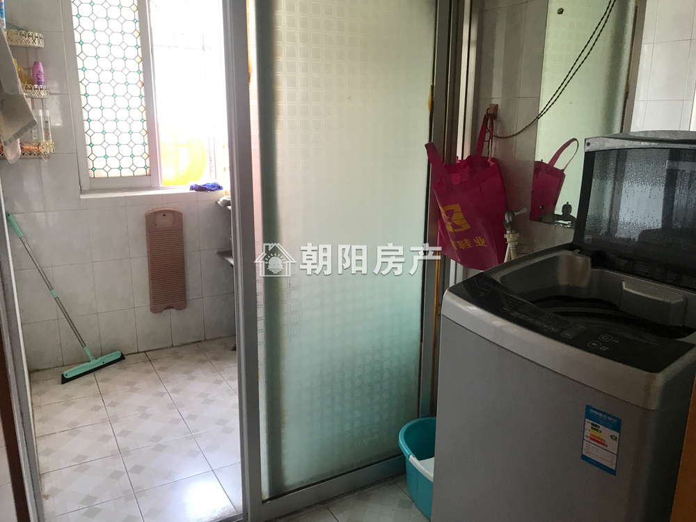 和顺园 118平 南向三室 满两年 2108元/平