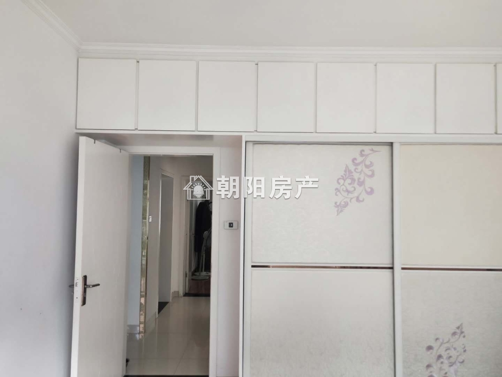 金地国际城A区 122平 南向三室二厅 学区房 满两年 简装