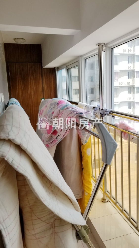 龙湖路一号 97平 精装东向三室 免税学区房 随时看房