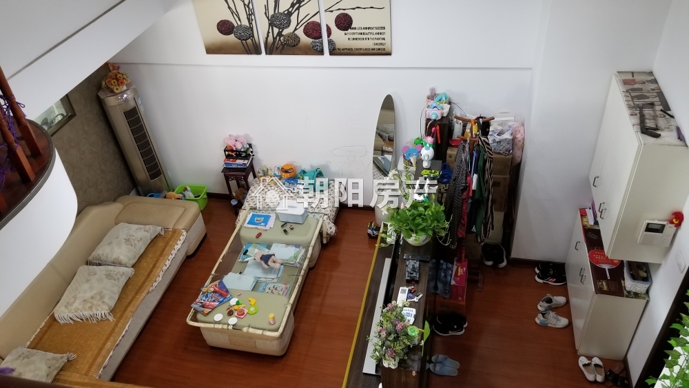 龙湖路一号 97平 精装东向三室 免税学区房 随时看房