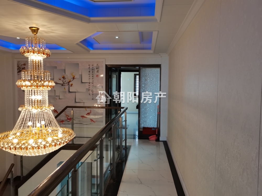 金色大地 153平 南向四室精装 满五唯一 交通便利