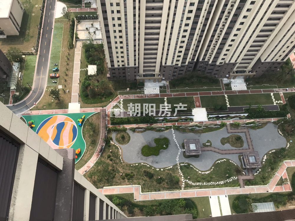 艺山南 146平 南向大三居 满两年 交通便利