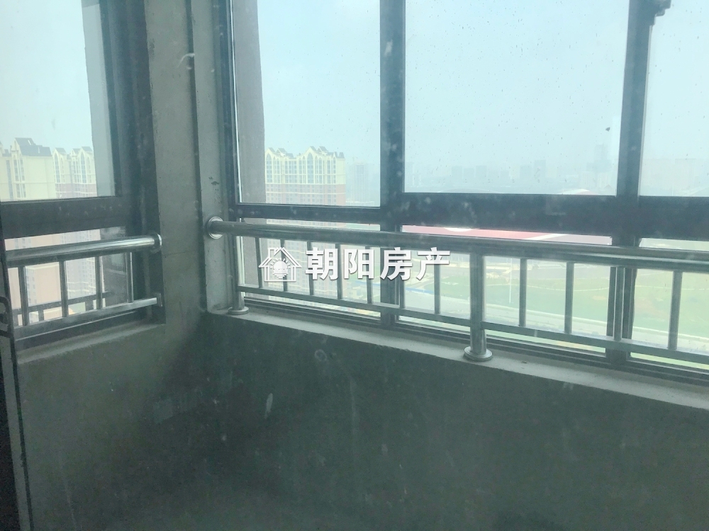 艺山南 146平 南向大三居 满两年 交通便利