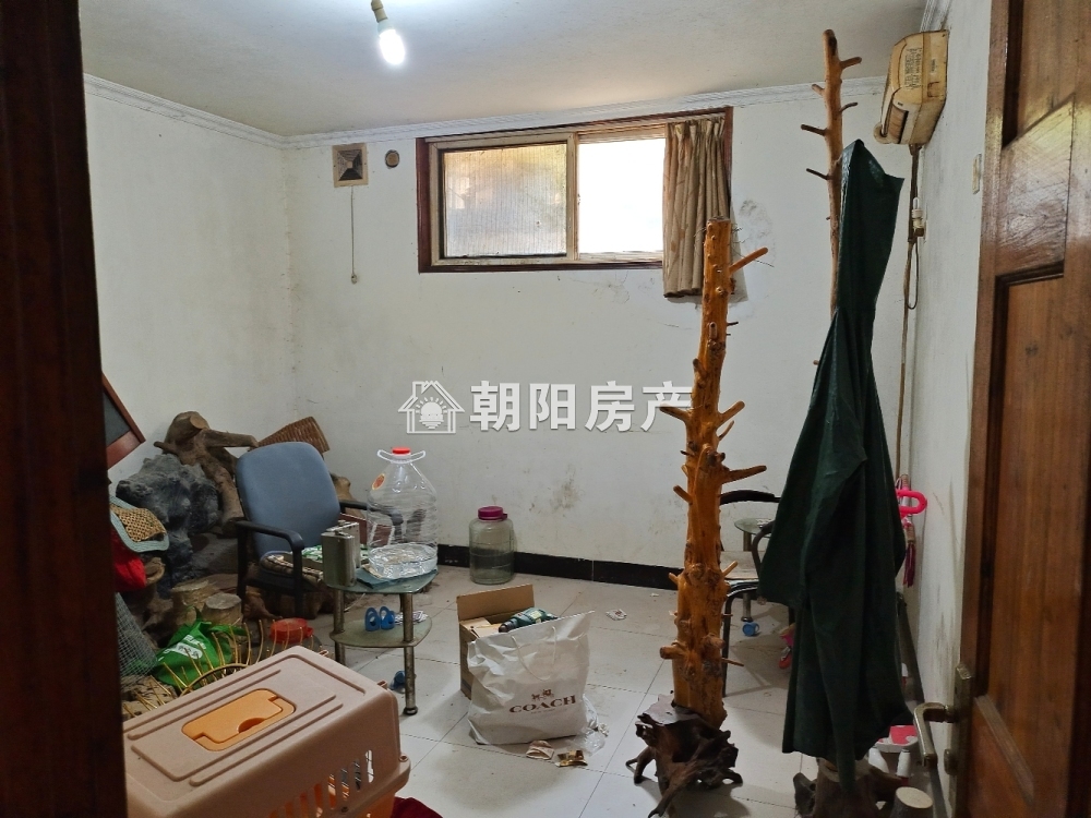 沁园小区 95平 南向六室二厅 满两年 学区房 有自建 有平台 有地下室