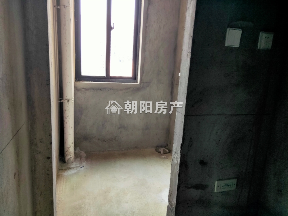 金地天悦 125平 南向三居 毛坯 学区房 交通便利