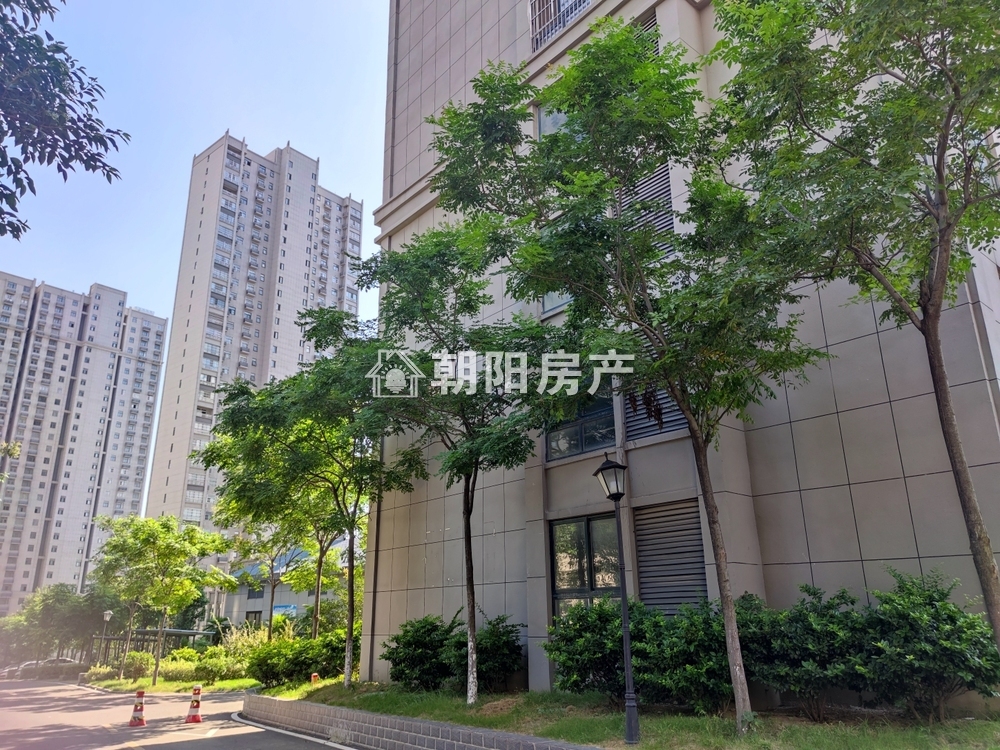 鸿朗阳光城 85平 精装朝南两室 交通便利 低总价