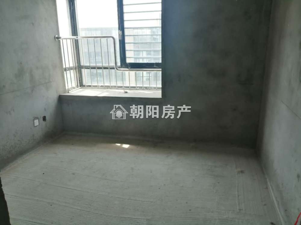 万茂华府 129平 南向大三室 交通便利 毛坯自装修