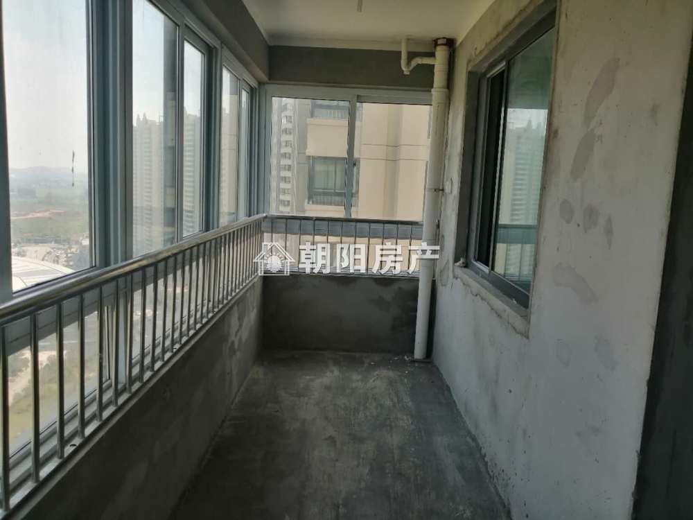 万茂华府 129平 南向大三室 交通便利 毛坯自装修