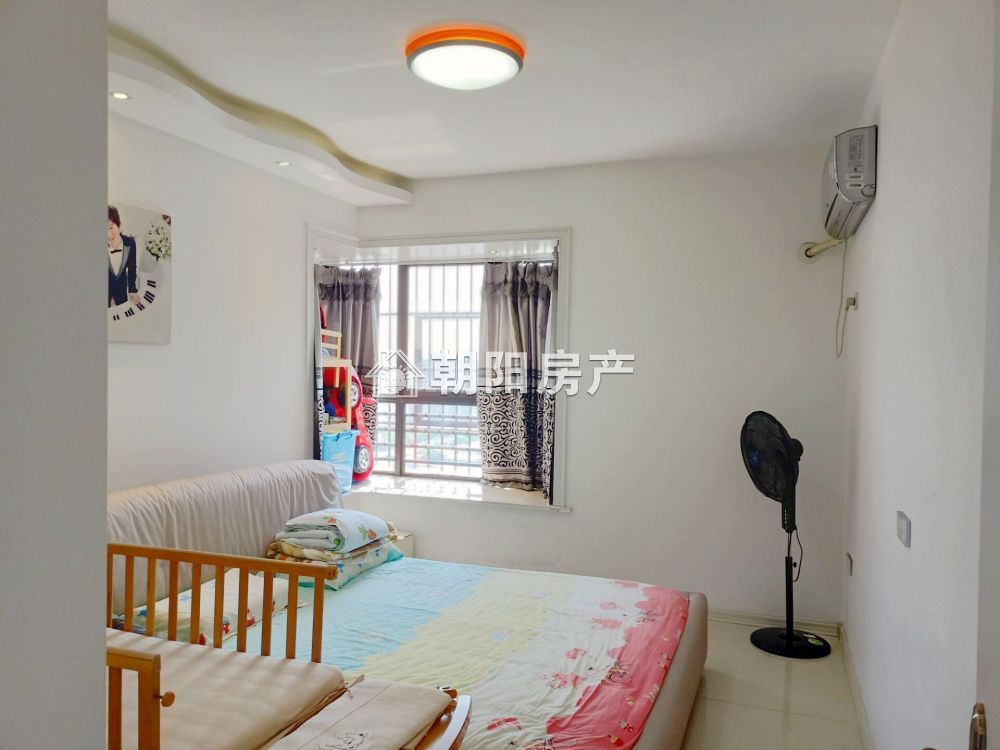 东方名珠 88平 南向两室精装 交通便利 学区房
