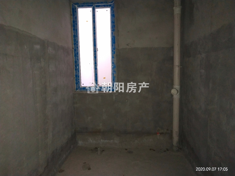 东城国际 134平 朝南三室 2575元/平 交通便利