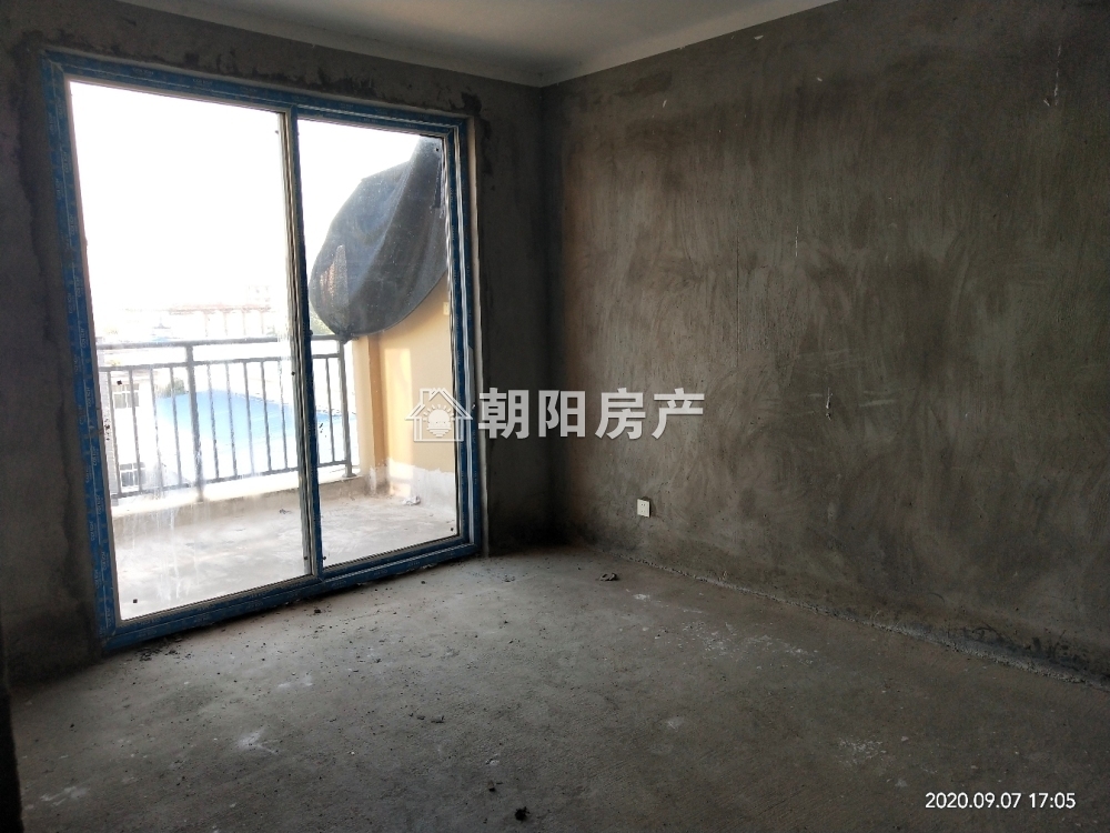 东城国际 134平 朝南三室 2575元/平 交通便利