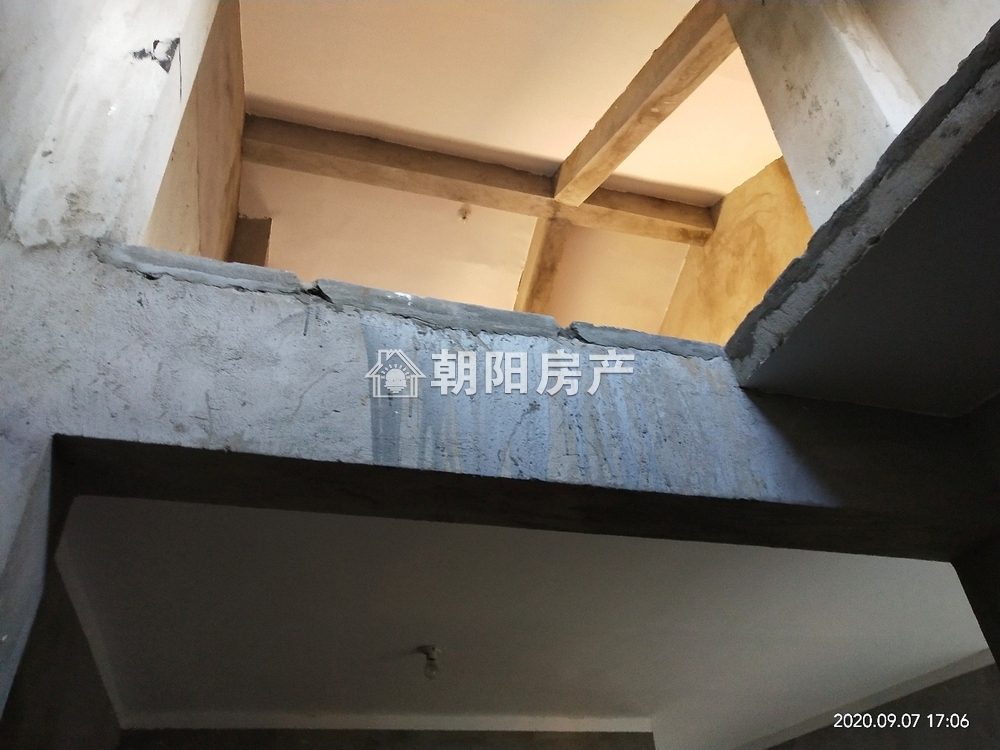 东城国际 134平 朝南三室 2575元/平 交通便利