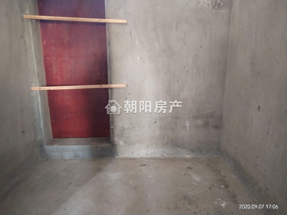 东城国际 134平 朝南三室 2575元/平 交通便利