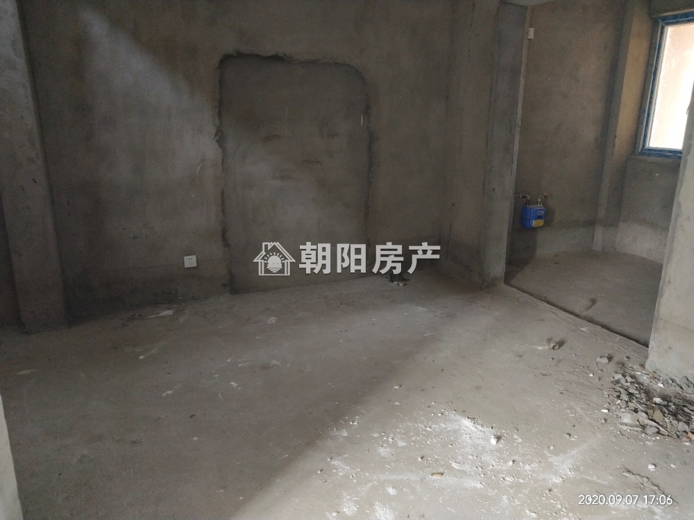东城国际 134平 朝南三室 2575元/平 交通便利