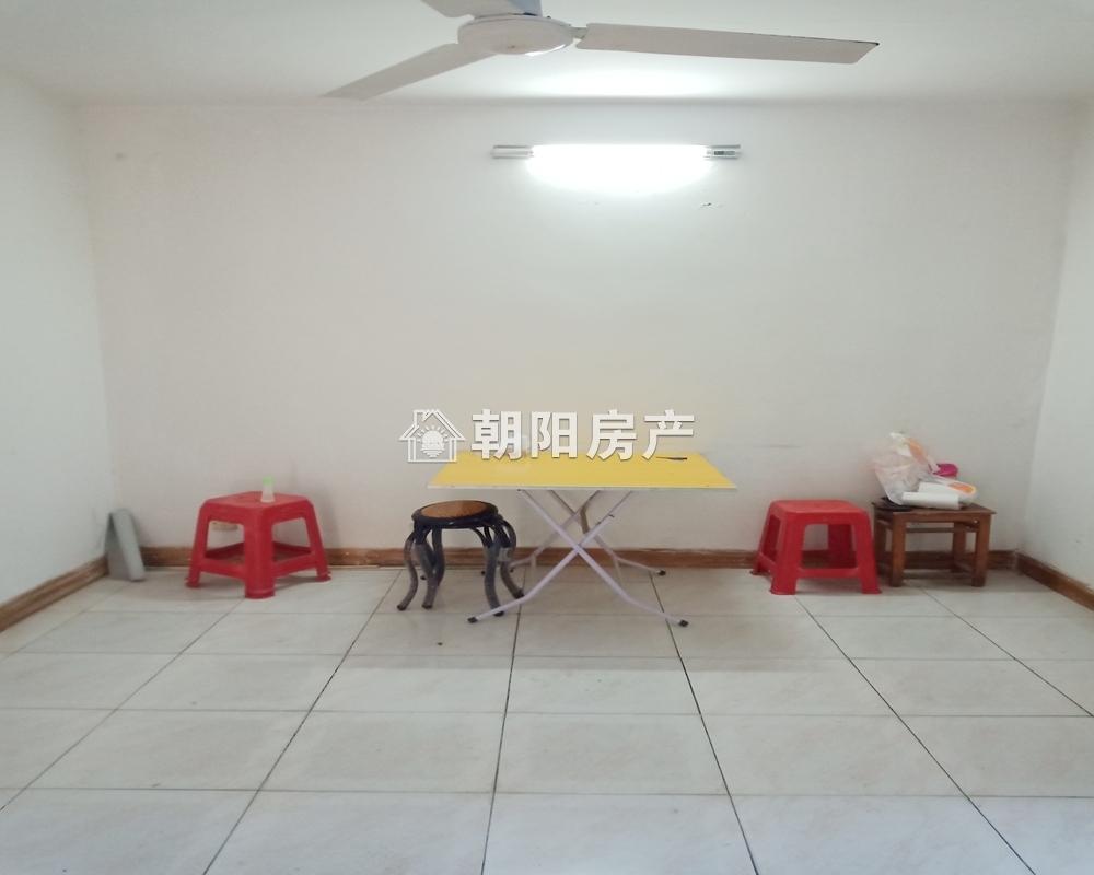 团结巷 73平 南向两室简装 学区房 交通便利