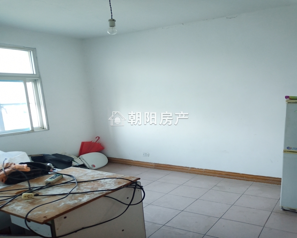 团结巷 73平 南向两室简装 学区房 交通便利