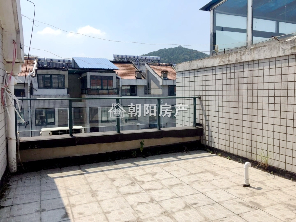 南山村C2 133平 南向三室 满两年 学区房
