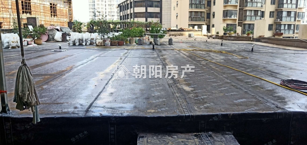 西湖天地 135平 朝南精装三室 学区房 交通便利