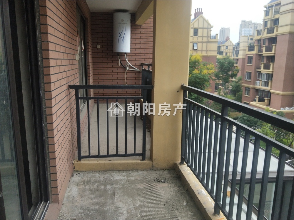 泉山湖公园里 123平 南向三居 学区房 单价6156元/平