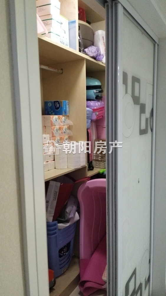 彩虹大厦 135平 精装三居 南向采光好 单价4444元