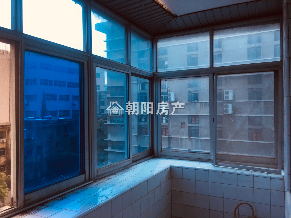 龙湖无线电二厂 65平 朝南两室一厅 满两年 学区房 2307元/平