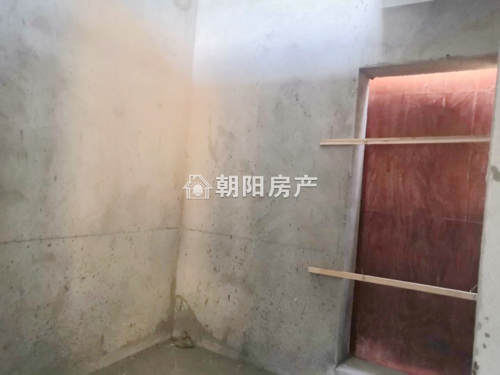 东城国际 133平 朝南三室两卫 2615元/平 毛坯高楼层