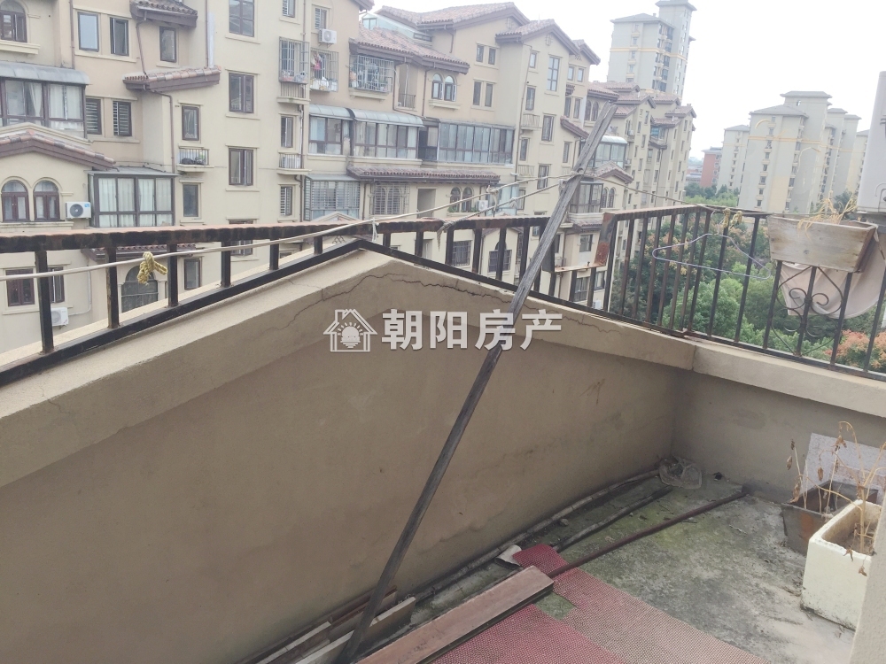 金地滟澜山 107平 南向三室 洋房 满两年 学区交通便利