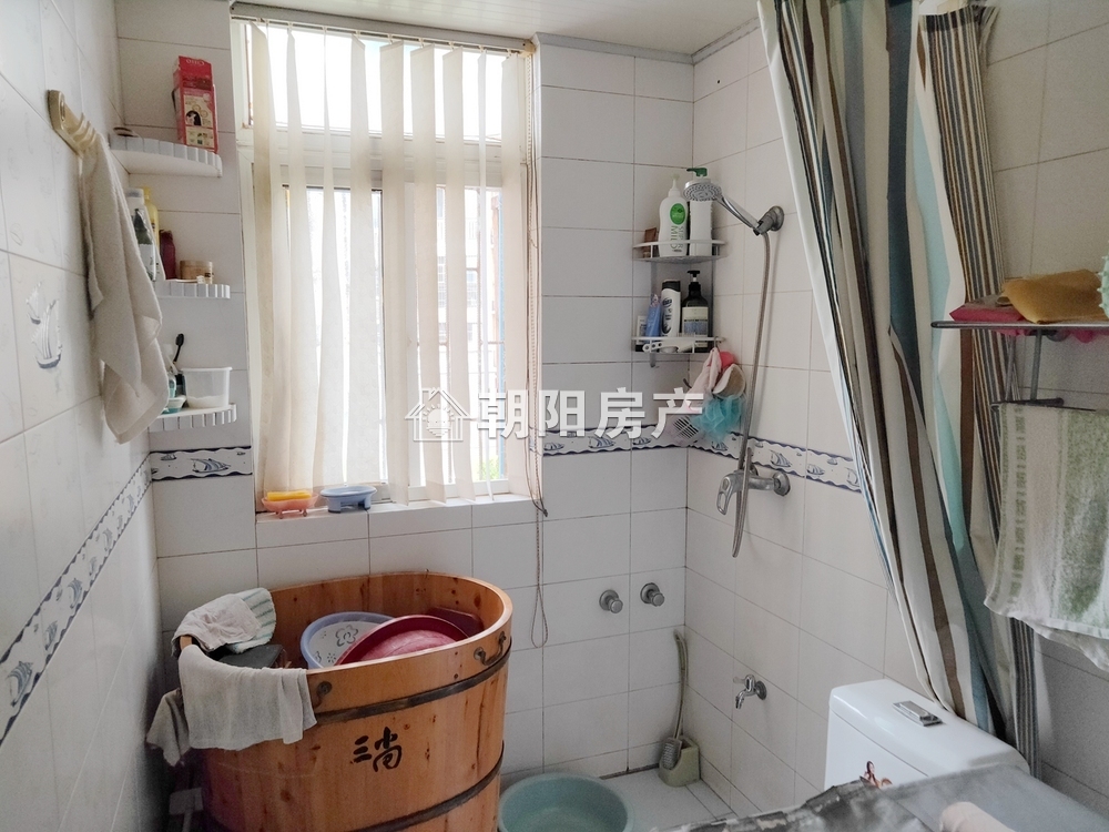 裕康花园 123平 朝南三居 满两年 学区房 交通便利