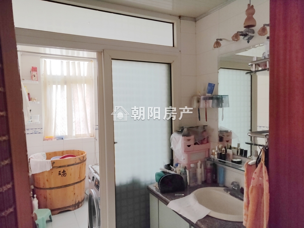裕康花园 123平 朝南三居 满两年 学区房 交通便利