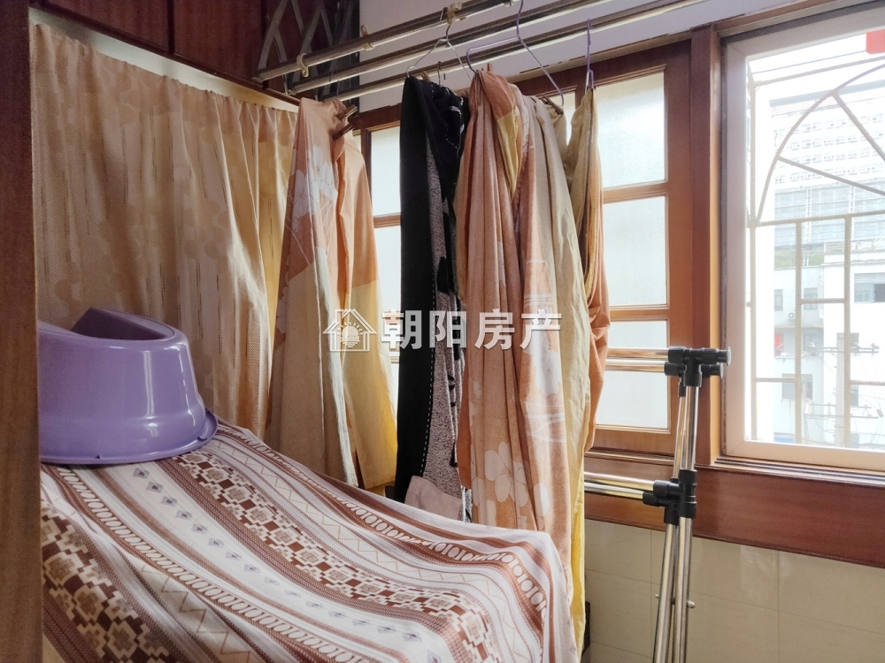 裕康花园 123平 朝南三居 满两年 学区房 交通便利