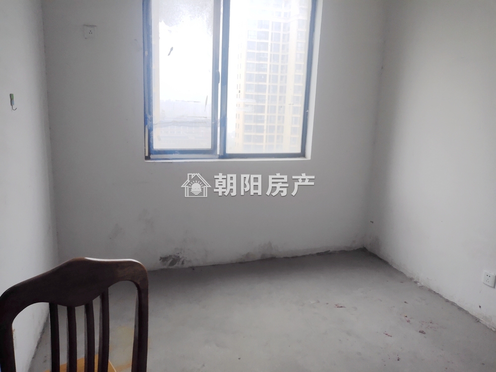 西湖春天 123平 南向简装三室 学区房 交通便利
