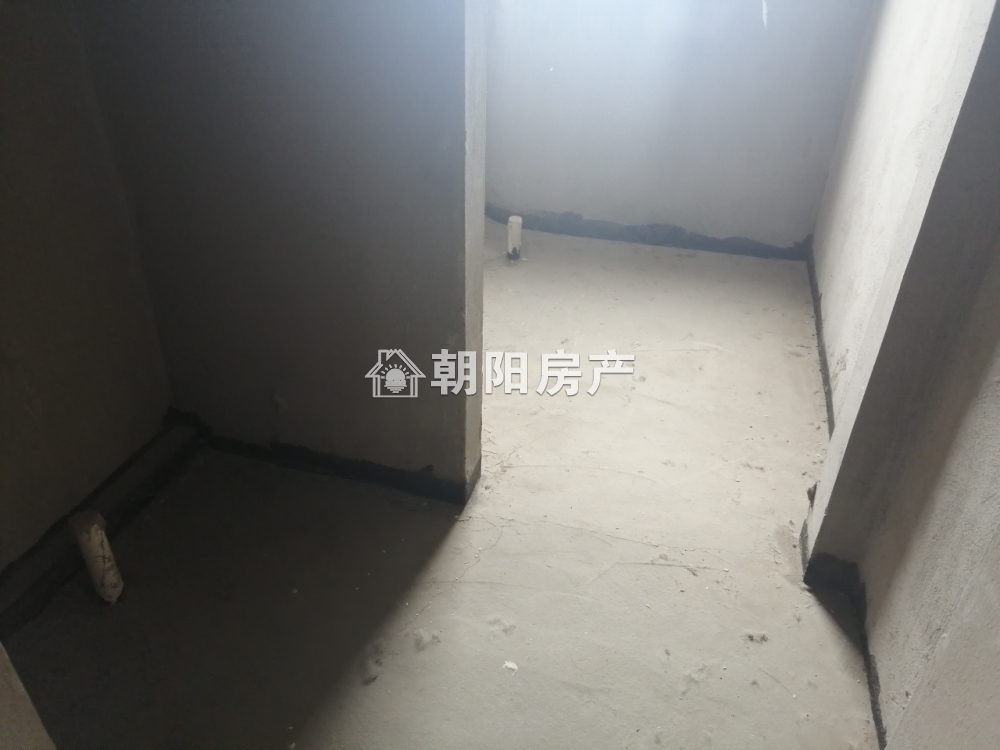 城南新区锦绣广场三室两厅毛坯房114平方