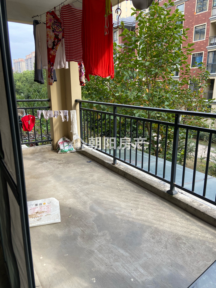 西湖春天 119平 南向三居 学区房 毛坯 满两年