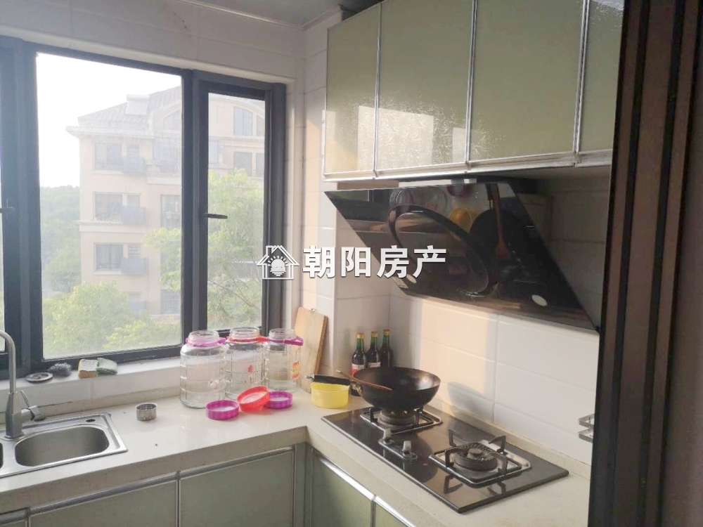 泉山湖E区2室精装，家电齐全，拎包既住