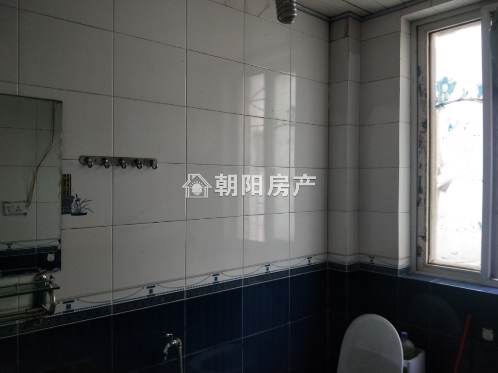 商海大厦 81平 南向两室 简装 单价1358元 交通便利