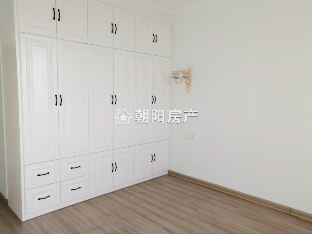 钻石星座 120平 南向精装三室 交通便利 学区房