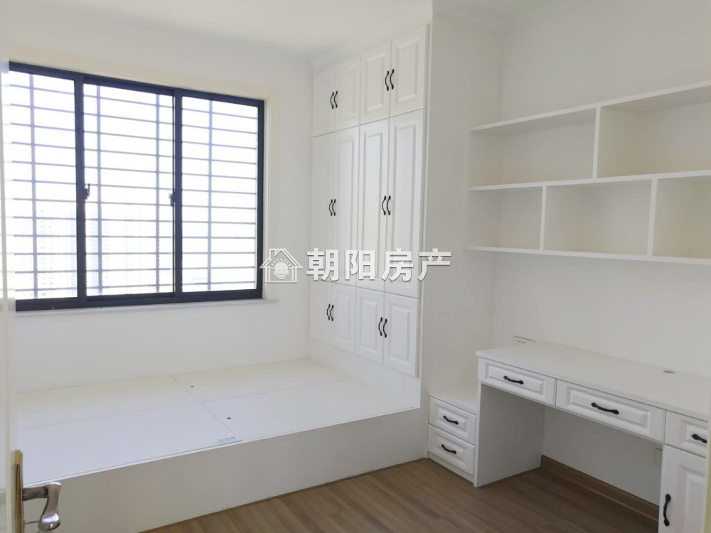 钻石星座 120平 南向精装三室 交通便利 学区房