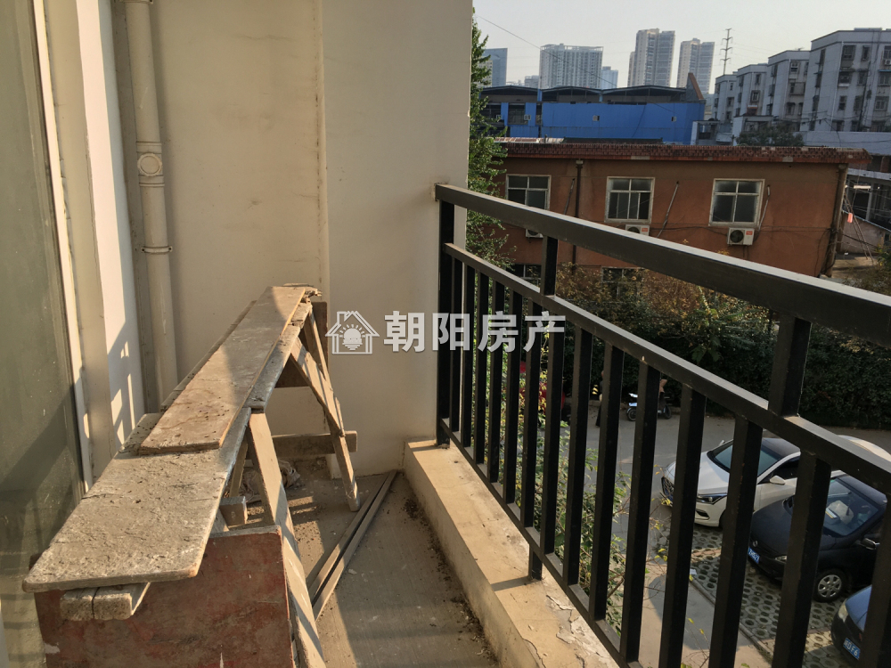 金龙门公寓 46平 朝南一室一厅 满两年 交通便利