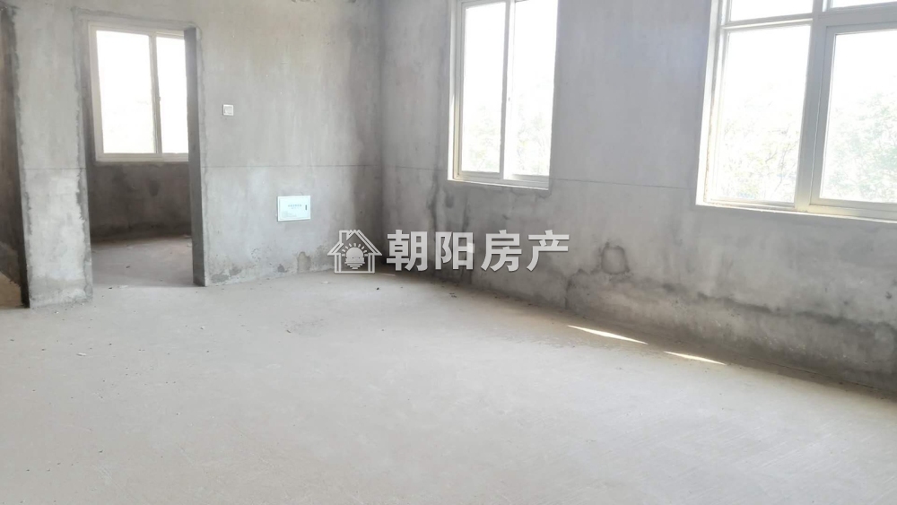 东城国际 107平 南向三室毛坯 4009元/平 交通便利