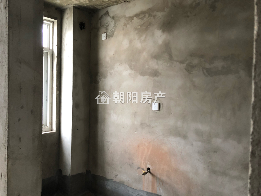 九龙岗建设村C区 70平 南向三居 毛坯 交通便利配套全