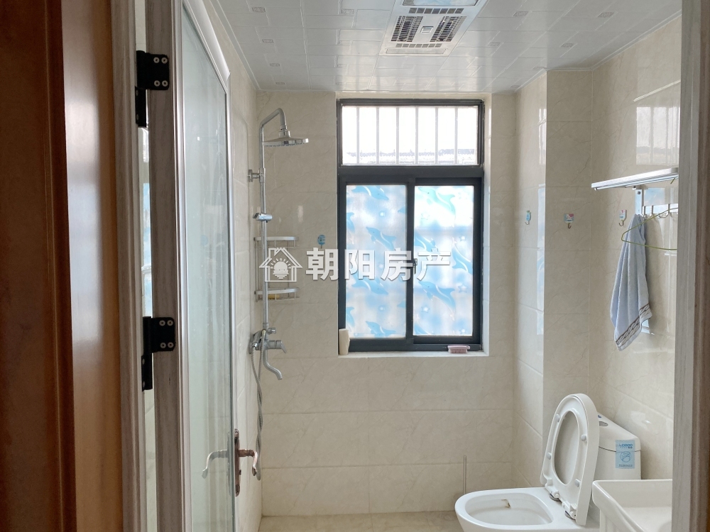 香樟苑四期 107平 南向精装三室 2523元/平 交通便利