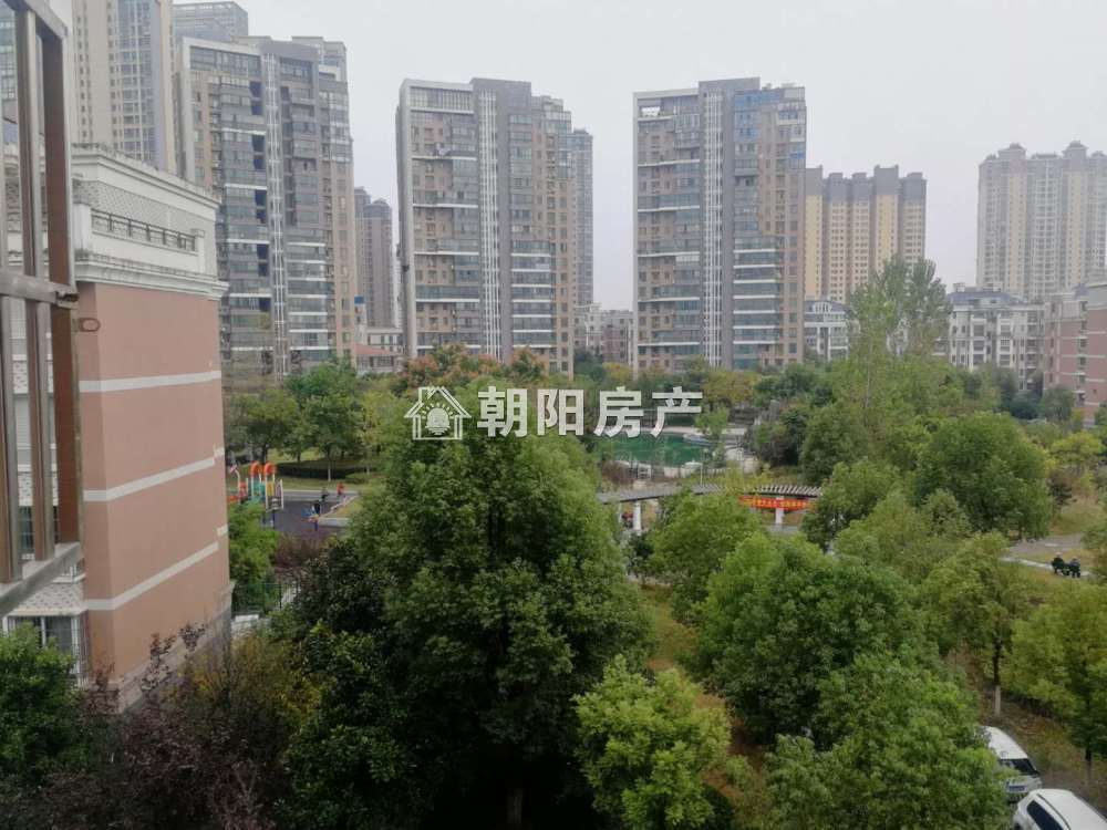 银鹭万树城 125平 南向精装三居 满两年 交通便利 学区房