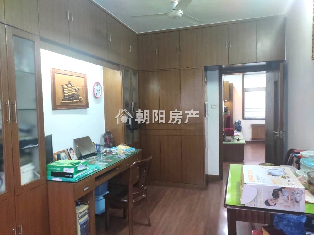 龙湖中学家属楼 86平 南向精装三室 满两年 随时看房